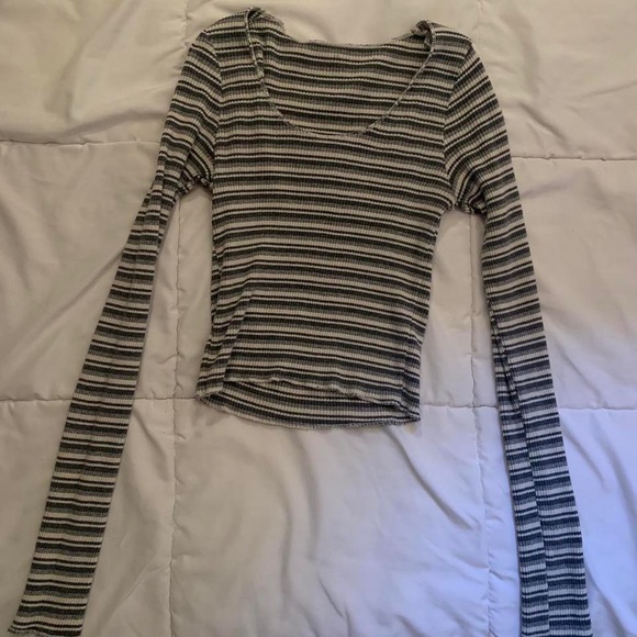 adorable 90s inspired brandy melville striped long sleeve⭐️ - Picture 1 of 1